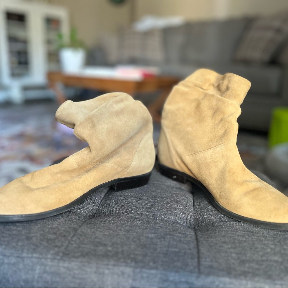 Naturalizer Beige Suede Ankle Boots